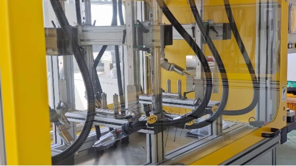 汽車膠條機(jī)工作臺(tái) 汽車膠條機(jī)工作臺(tái)