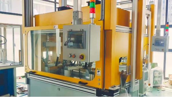 汽車膠條機(jī)工作臺(tái) 汽車膠條機(jī)工作臺(tái)