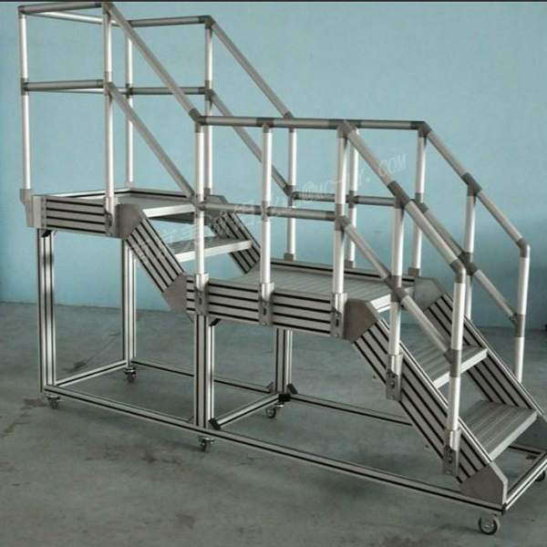 鋁型材定制踏臺(tái)的優(yōu)點(diǎn)有哪些？