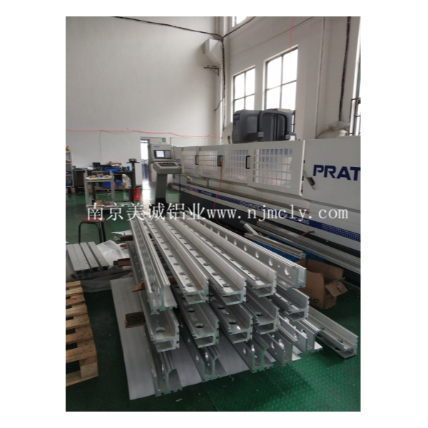 鋁型材怎么組裝成框架的？